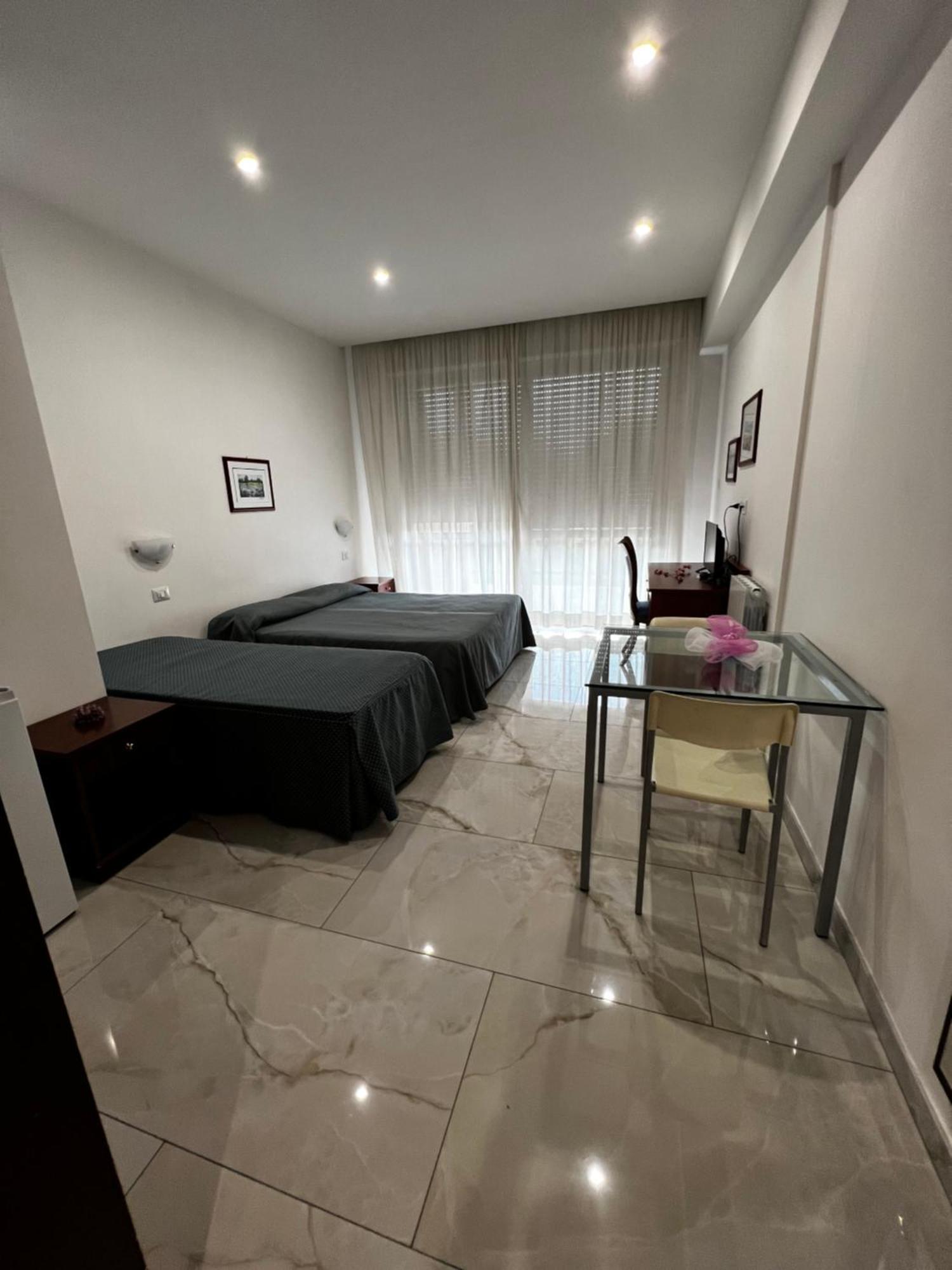Parco Tirreno Hotel Rome Buitenkant foto
