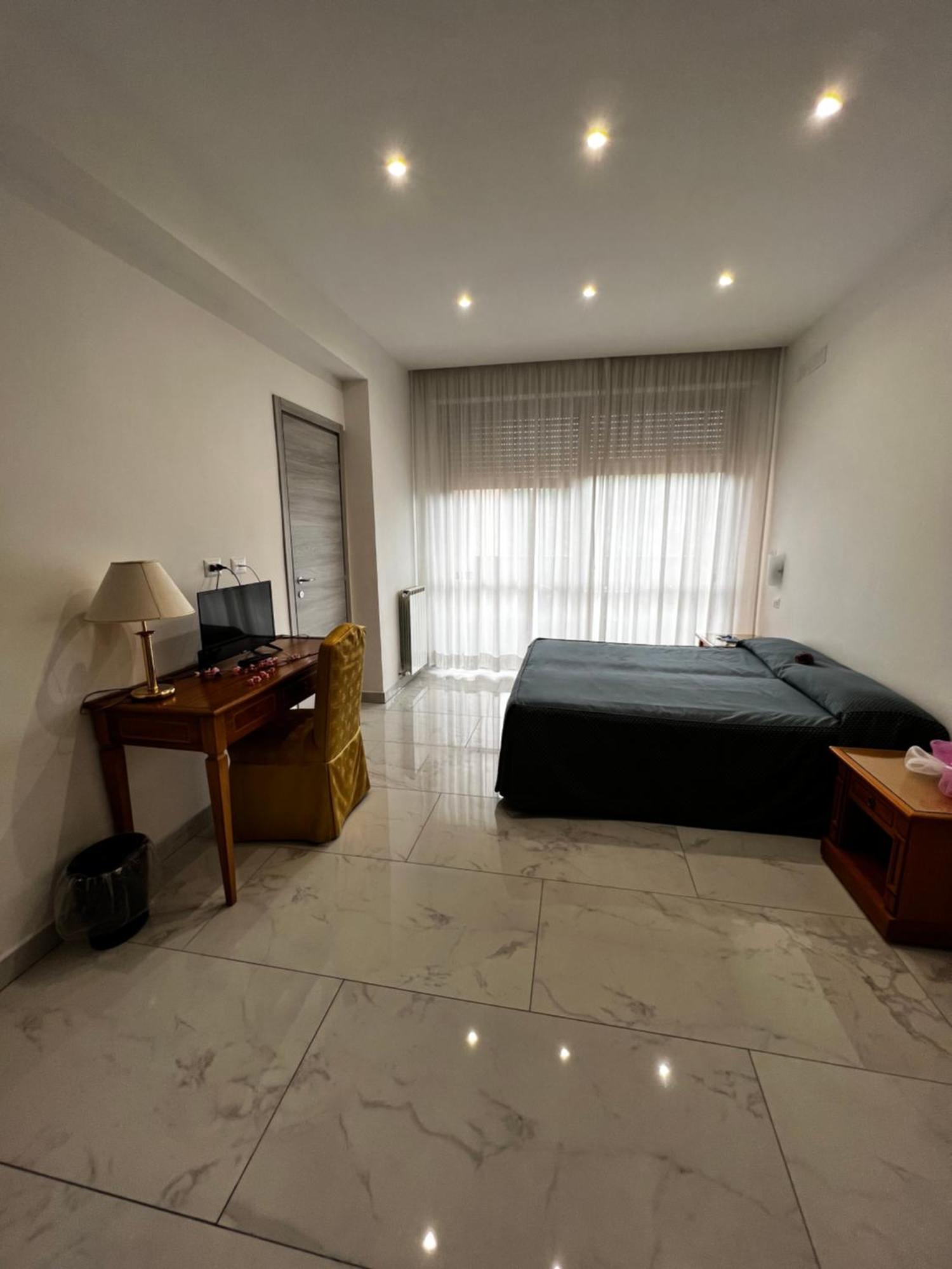 Parco Tirreno Hotel Rome Buitenkant foto
